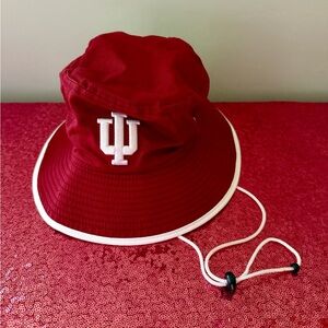 💯IU Indiana Hoosiers University New Era Red White Bucket Hat